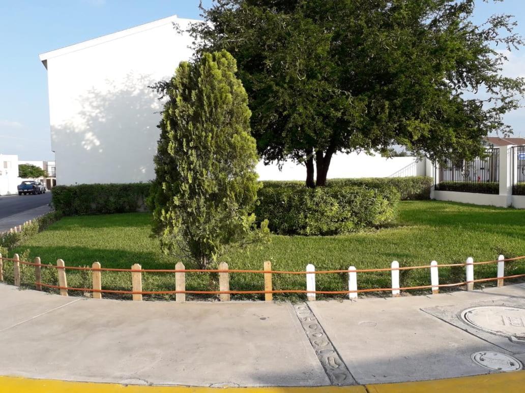 Airport Short & Long Term Express Almeria X Monterrey Exterior foto